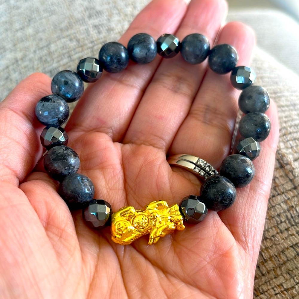 Labradorite with Piyao